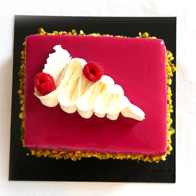 Entremets aux fruits rouges
