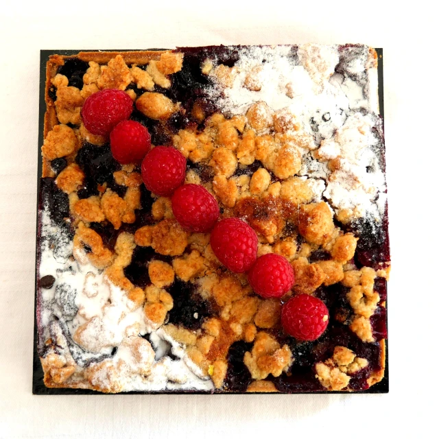 Tarte carrée crumble aux fruits rouges
